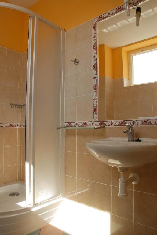 Hotel Marina Hermanuv Mestec Szoba fotó